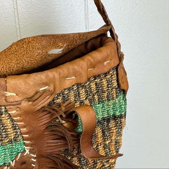 Vintage 1970's Oversized Handmade Leather Fringe Boho Crossbody Shoulder Bag - Picture 14 of 16